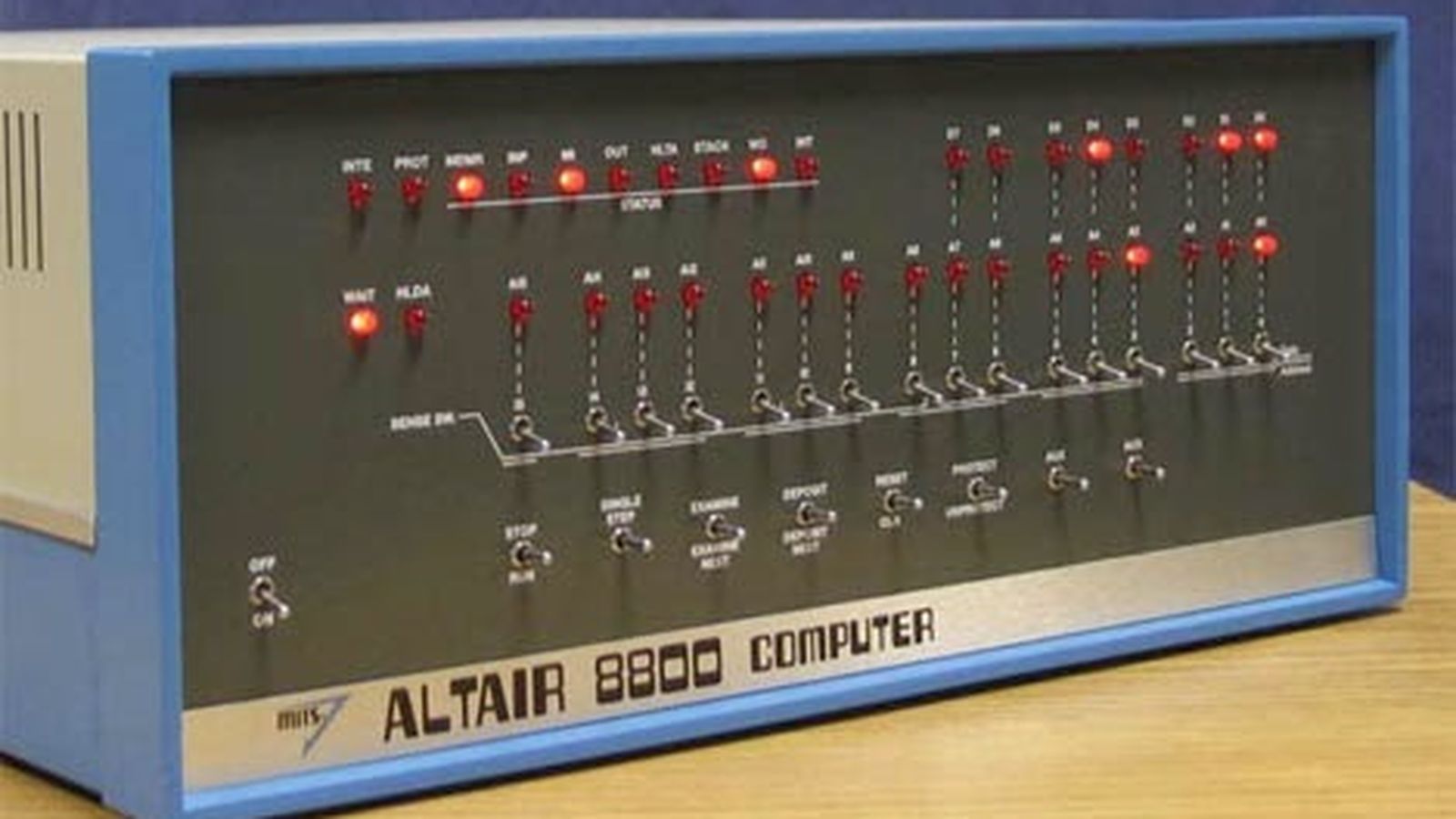 Con el Altair 8800 se inicia la revolución del ordenador personal.