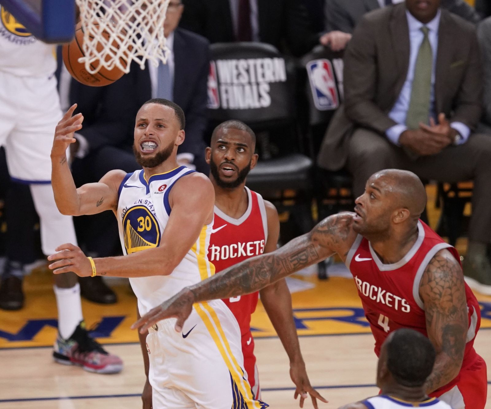 Curry en un momento del partido