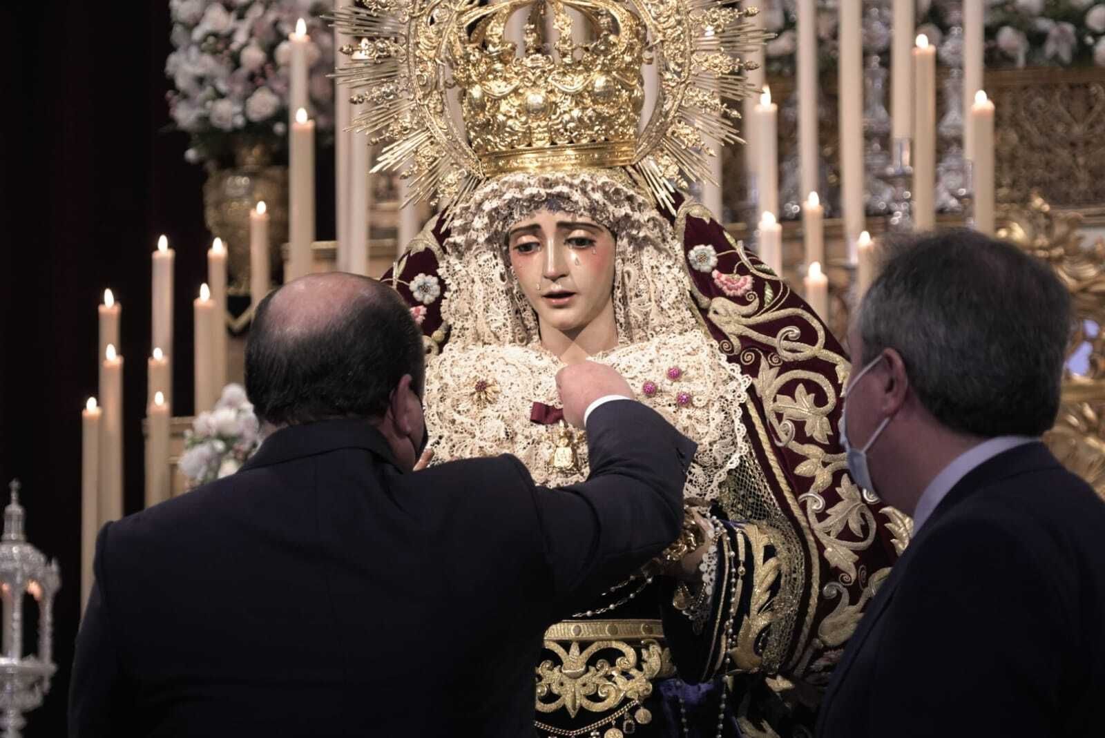 La Virgen del Refugio recibe la Medalla de Sevilla.