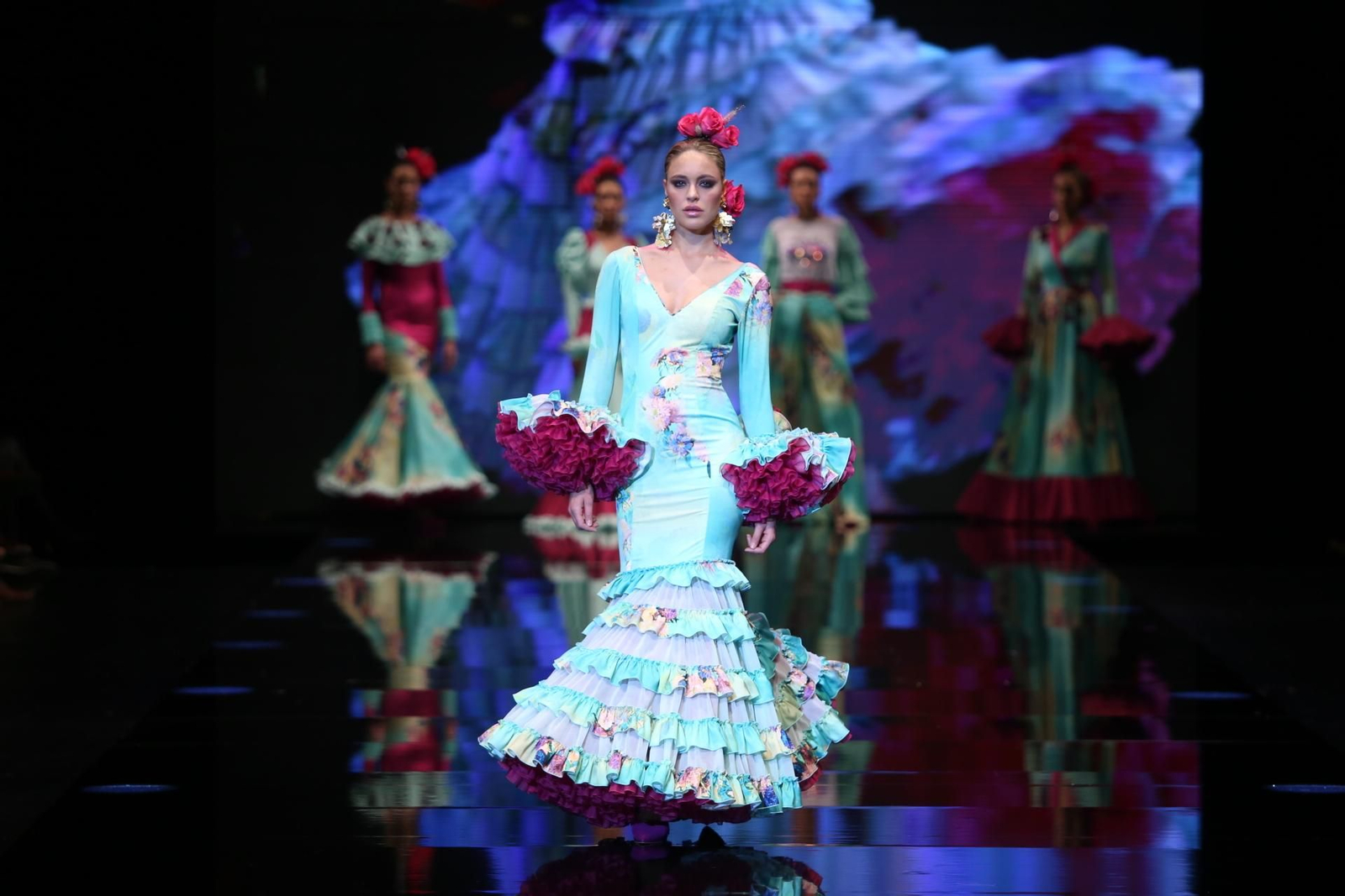 Los trajes de flamenca de flores que han conquistado 2019