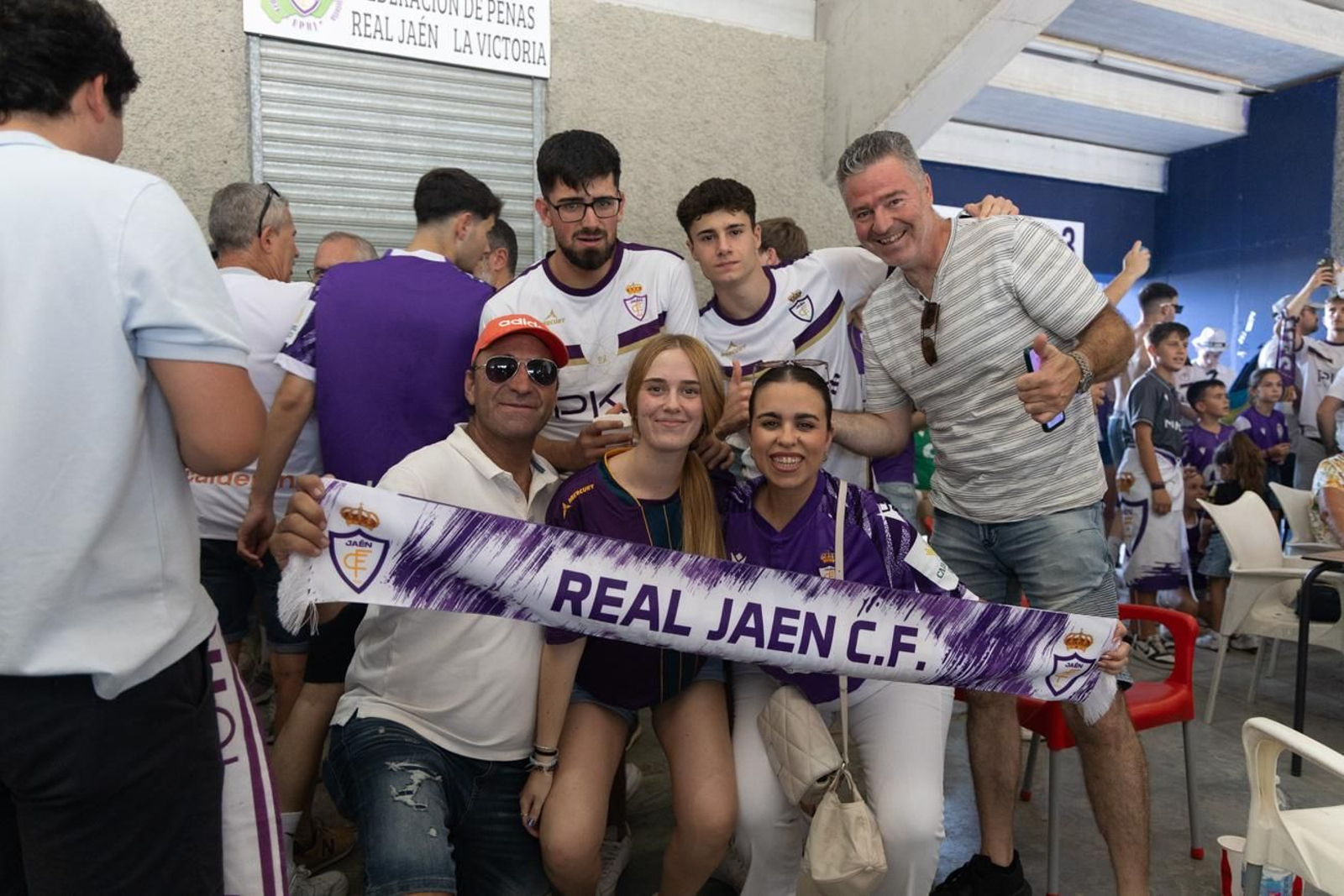 El épico recibimiento de la afición lagarta al Real Jaén, en imágenes
