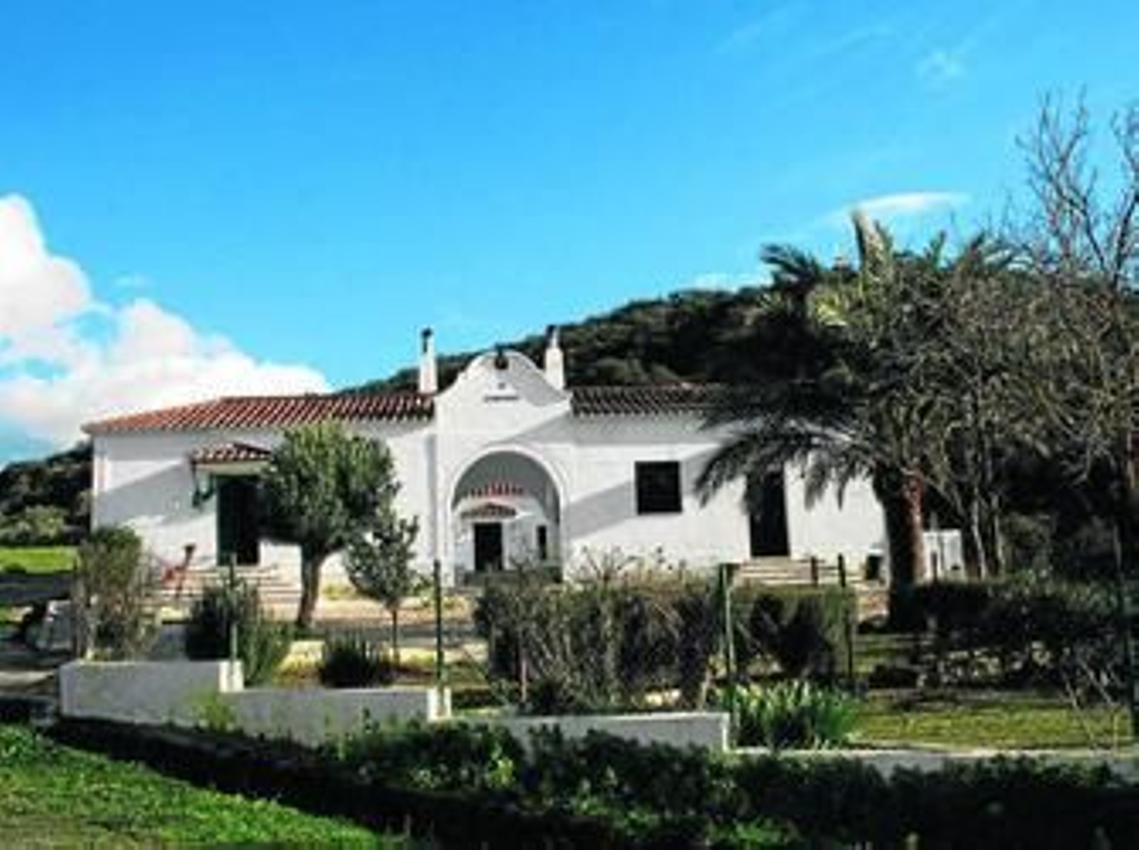 Coqueto cortijo de la finca de la Dehesa del Carrizoso, en una imagen tomada el pasado viernes.