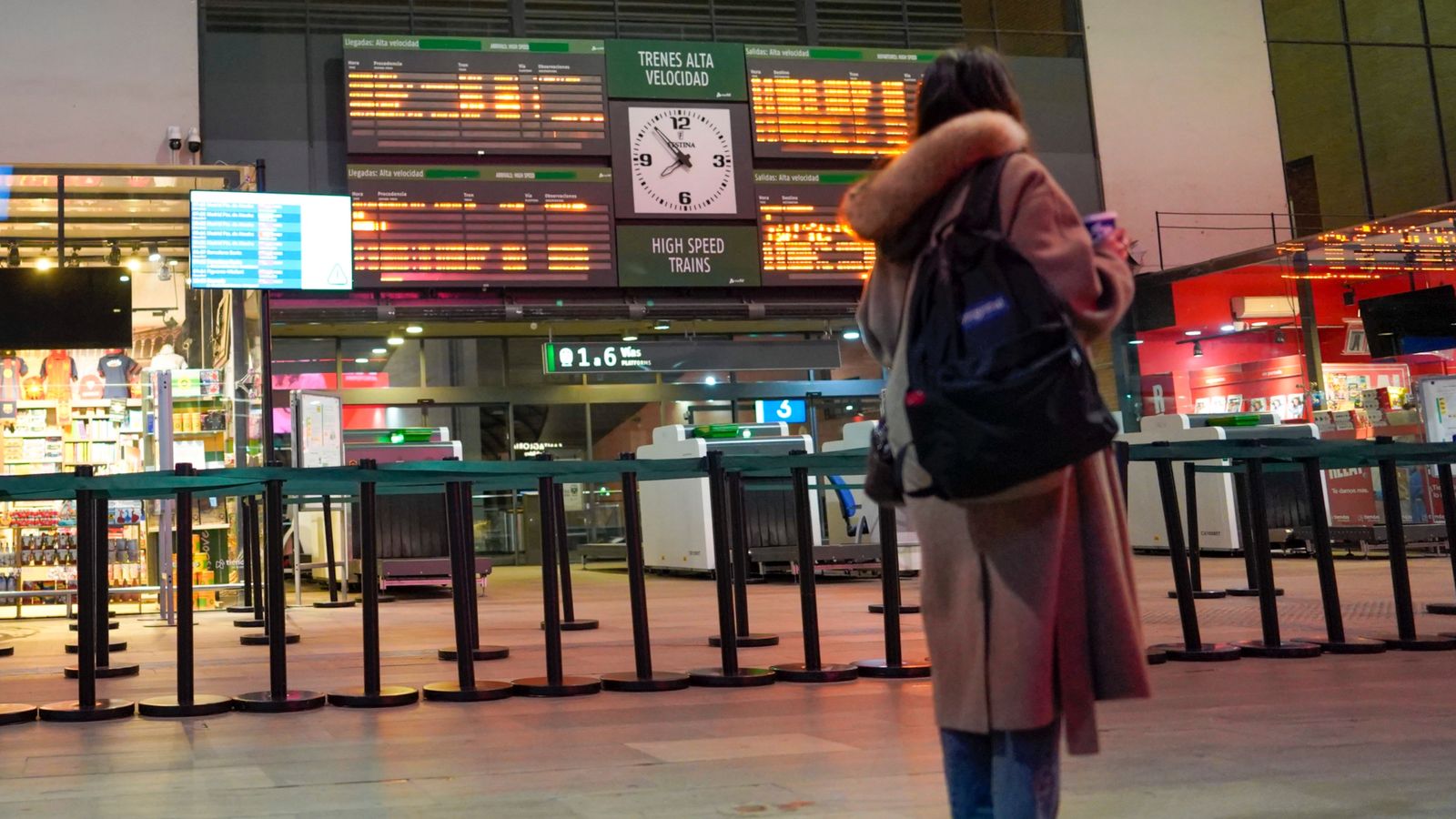 El panel de aviso en Santa Justa