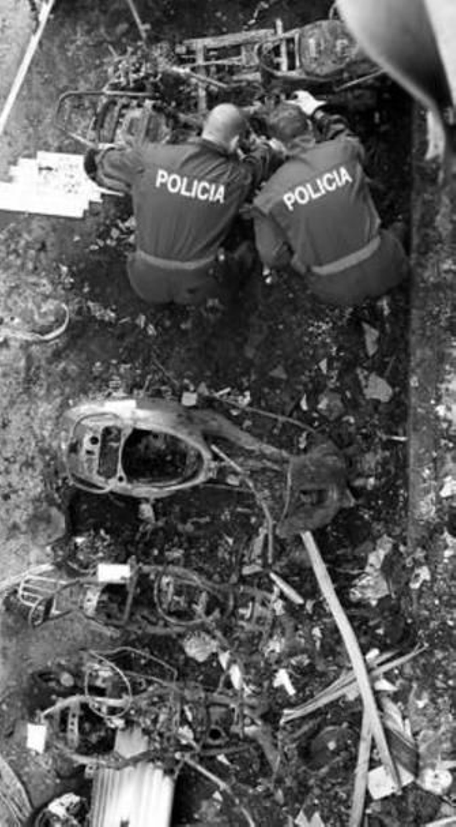 La Policía Científica buscaba algún indicio que les pusiera sobre la pista.