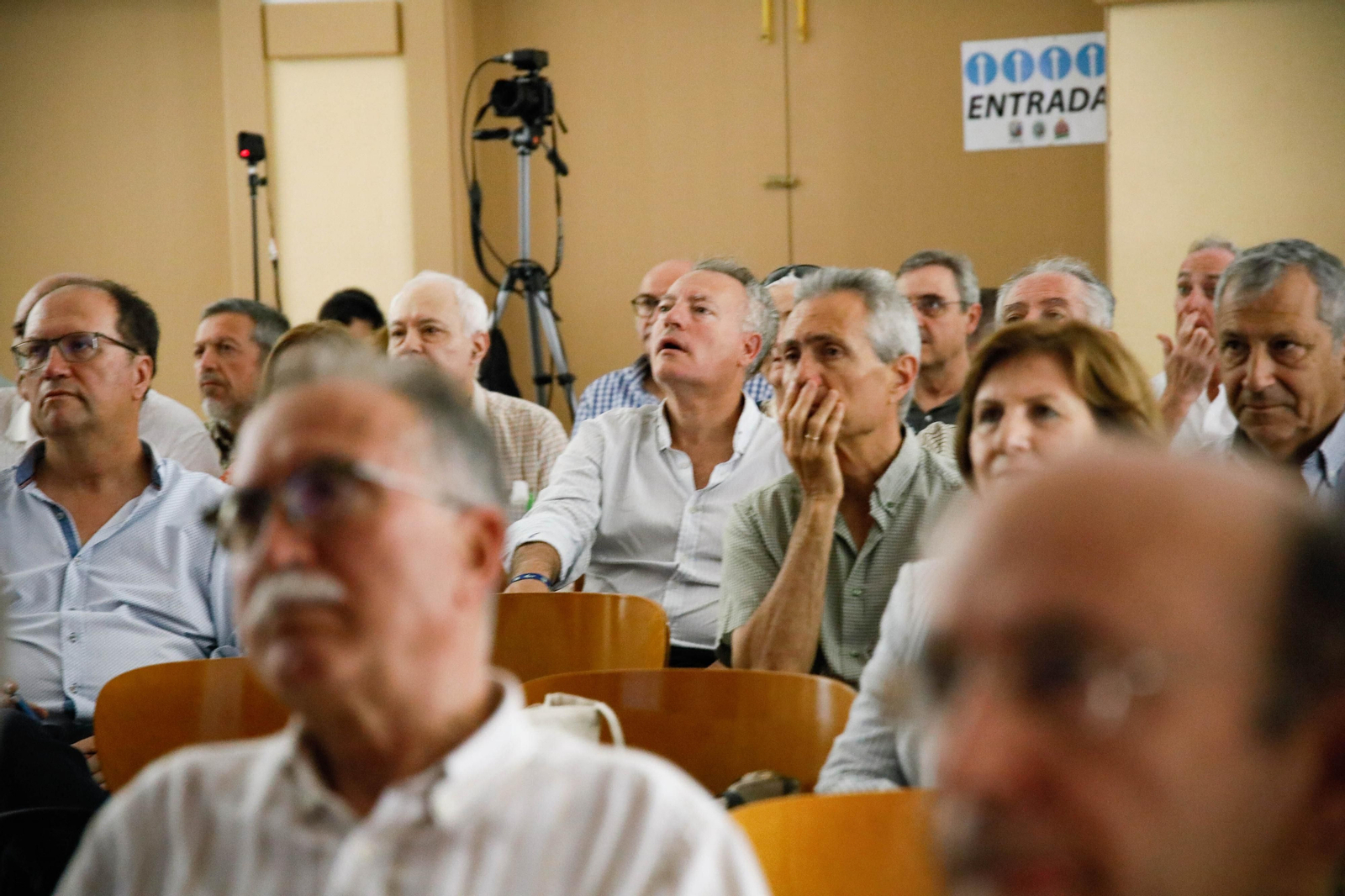 Imágenes de la entrega de los Escudos de Oro del IEA y la celebración de su Plenario