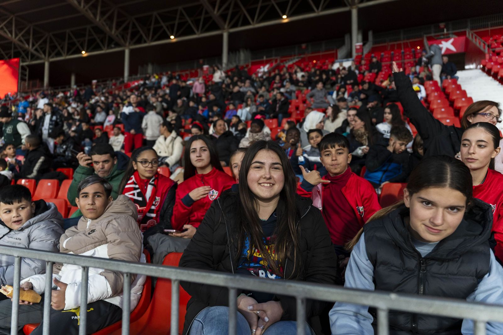 Fotogalería del partido homenaje a Guillermo Blanes entre los veteranos de la UD Almería y el FC Barcelona