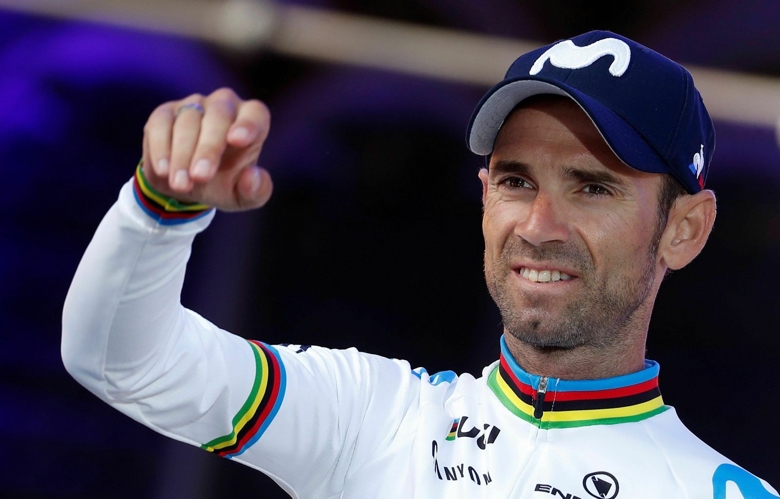El campeón del Mundo, Alejandro Valverde, durante la presentación del Movistar en la carrera francesa