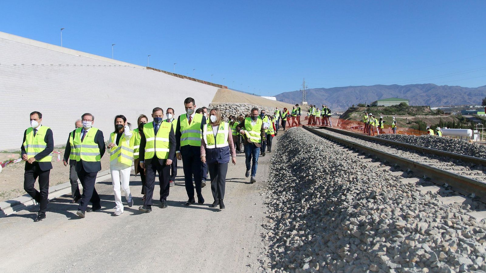 El ministro José Luis Ábalos visitó hace unos meses las obras de soterramiento en El Puche