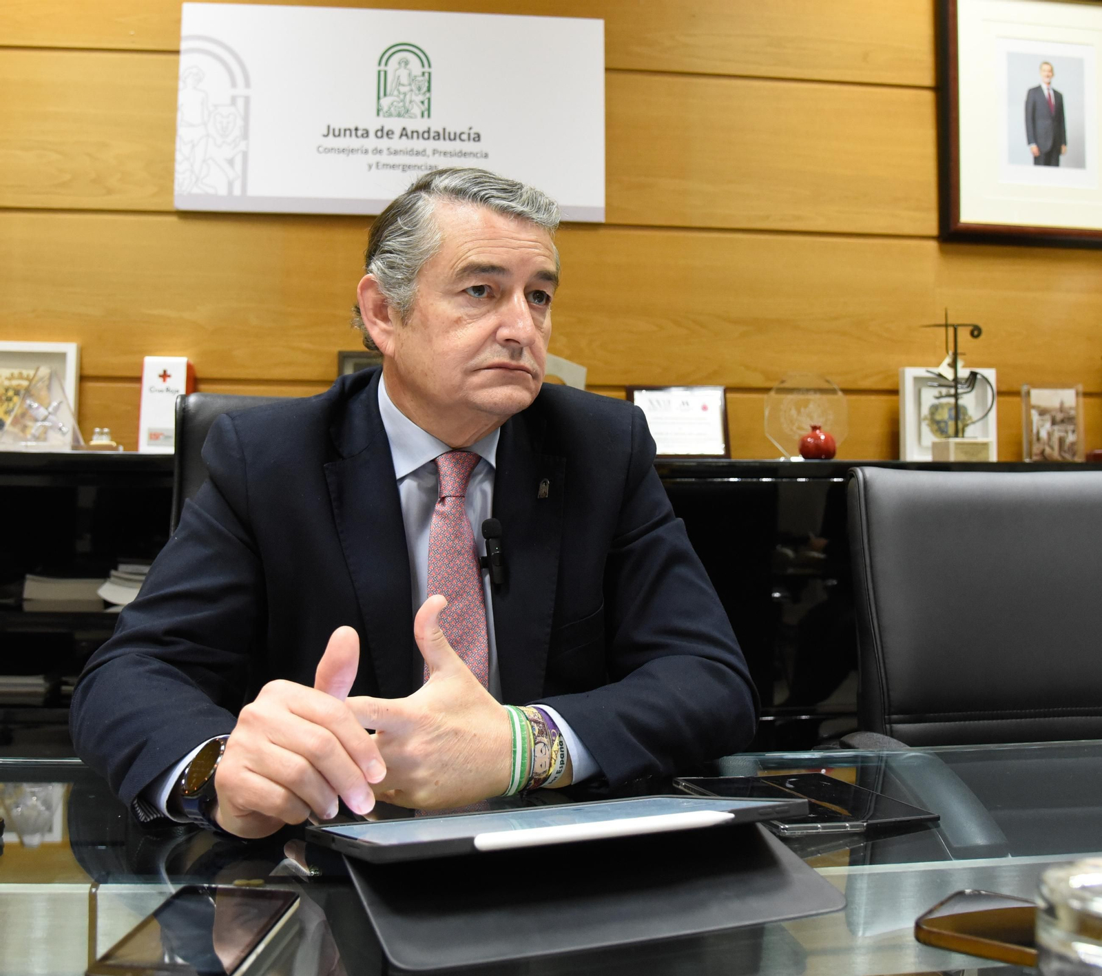 Antonio Sanz, en un momento de la entrevista en la Consejería de Sanidad.