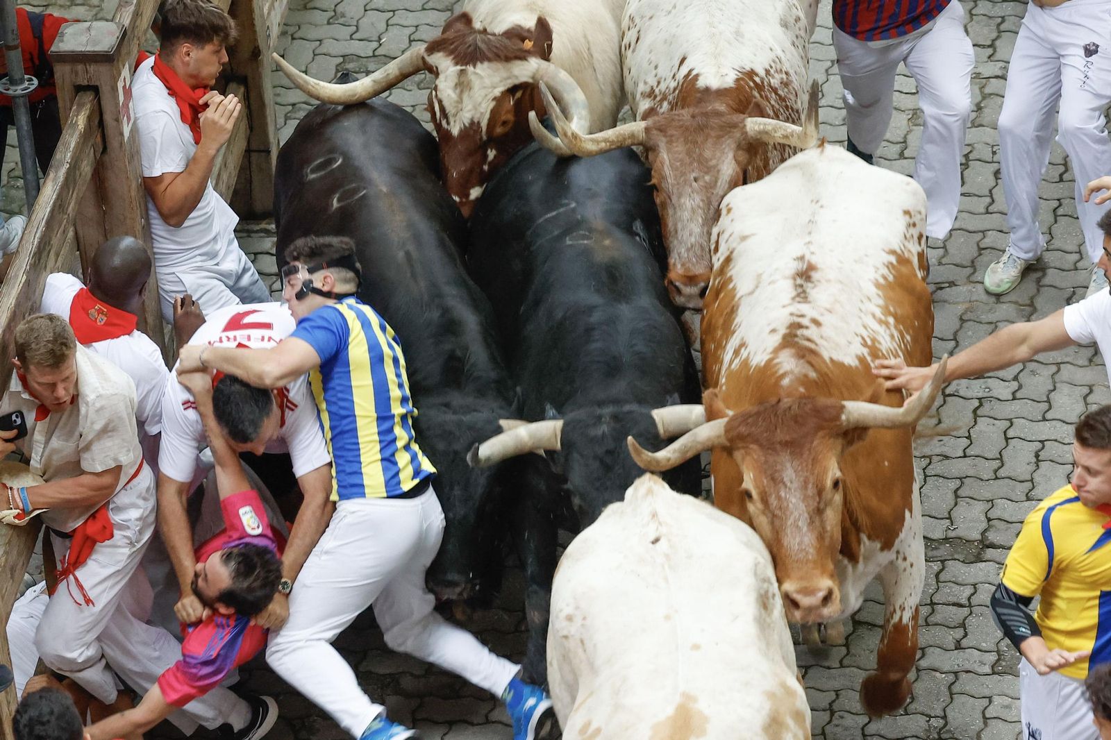 Las imágenes del encierro de los toros de Victoriano del Río en los sanfermines 2024