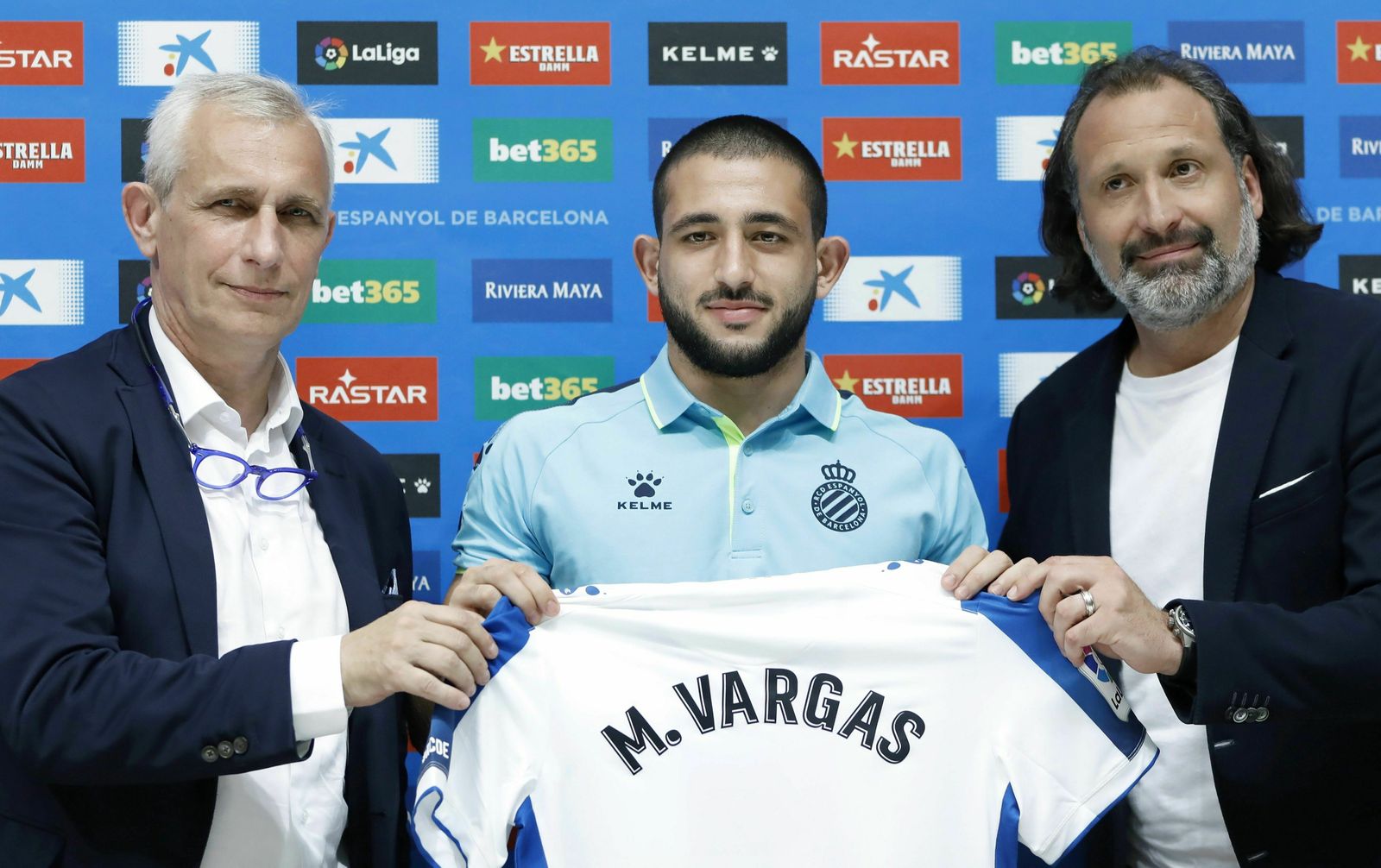 Rufete, a la derecha de la fotografía, junto a Mario Vargas y Carlos García.