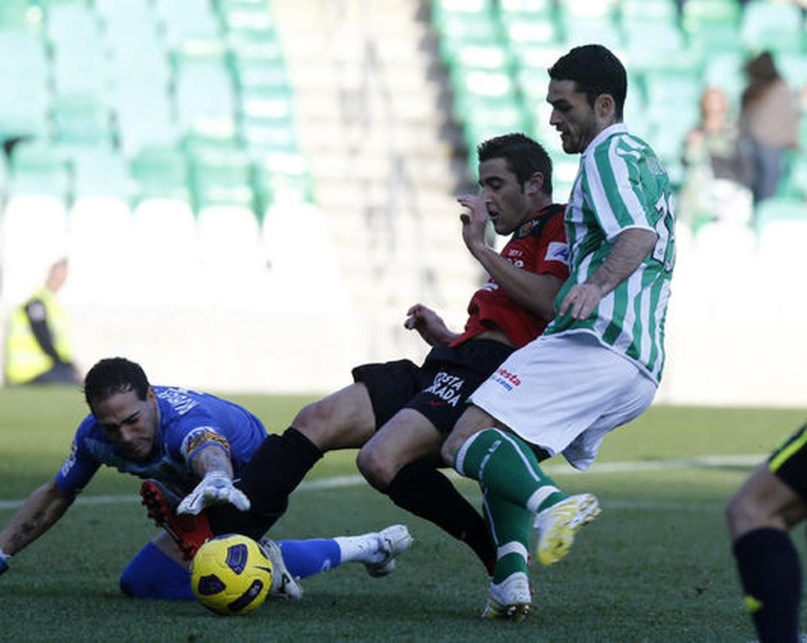 Los de Mel comienzan el año con victoria gracias a un penalti de Emana.

Foto: Pizarro
