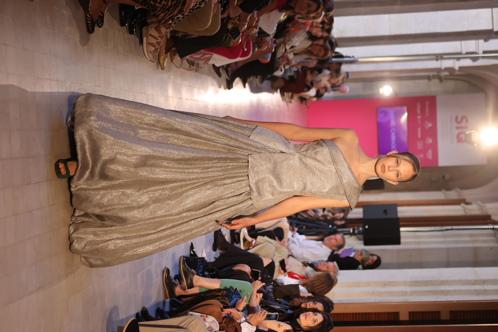 Así ha sido la primera jornada de la pasarela de novia e invitada SIQ 2023, en imágenes