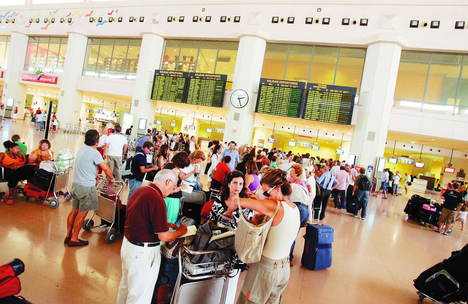 Pasajeros en el aeropuerto de Málaga
