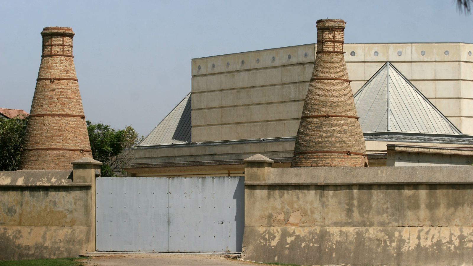 El pabellón del siglo XV de la Cartuja recibe 4,3 millones.