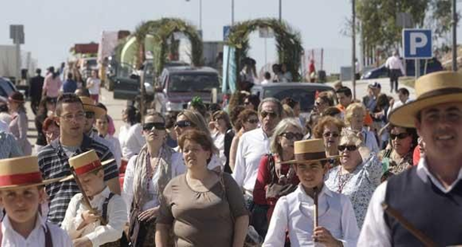 Los sanroqueños llenan el Pinar del Rey para estar con su patrón. La afluencia de pública desborda todas las previsiones de la organización

Foto: Erasmo Fenoy