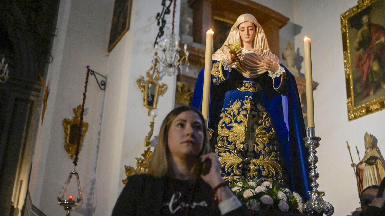 Multitudinario traslado de María Santísima de las Maravillas al paso de palio
