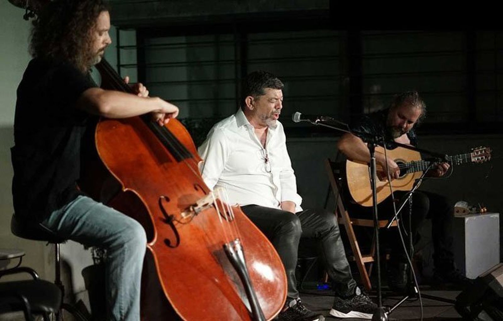 Tomás de Perrate durante un concierto