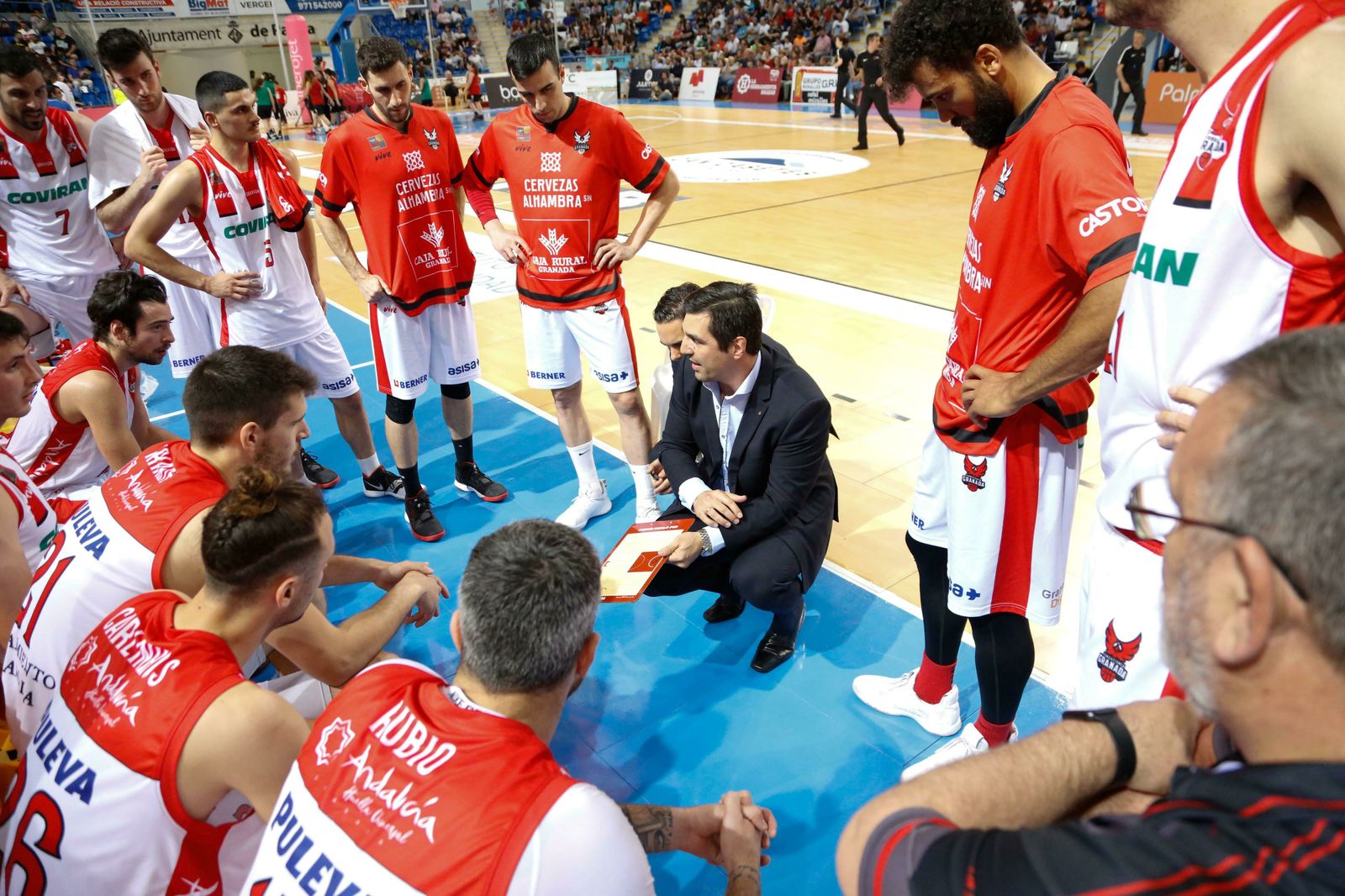 Pin se dirige a los suyos en el segundo partido de la eliminatoria.