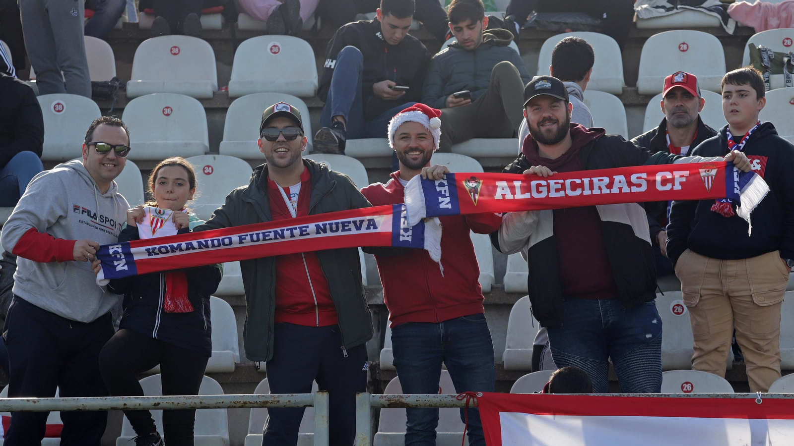 Fotos de la afición en el Nuevo Mirador