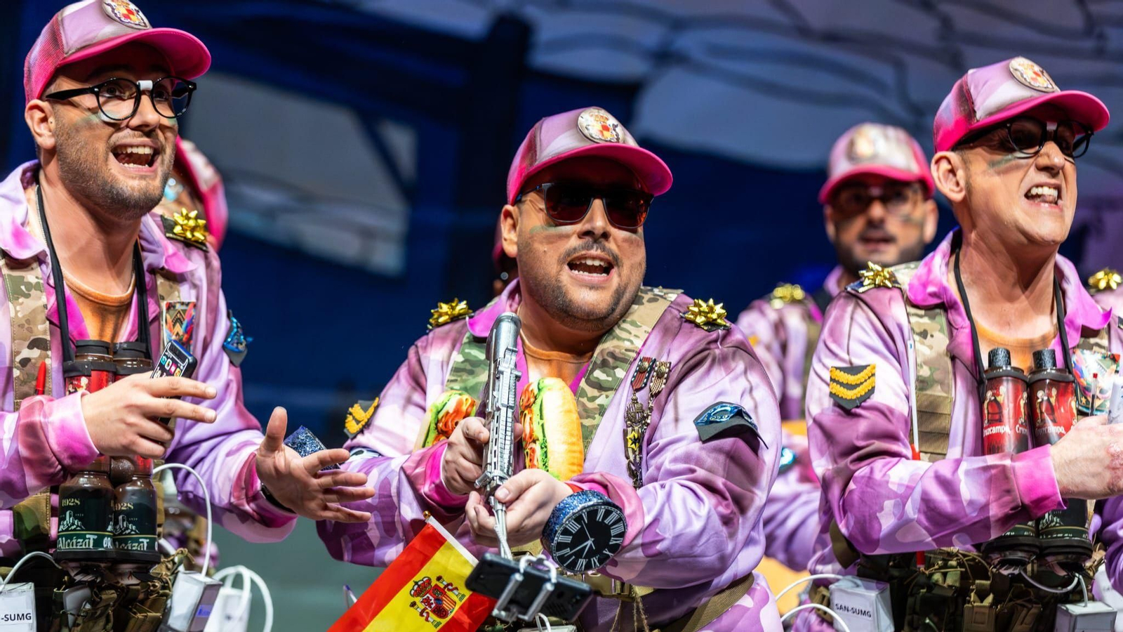 Ángel Almagro, Pitufo, junto a su chirigota.