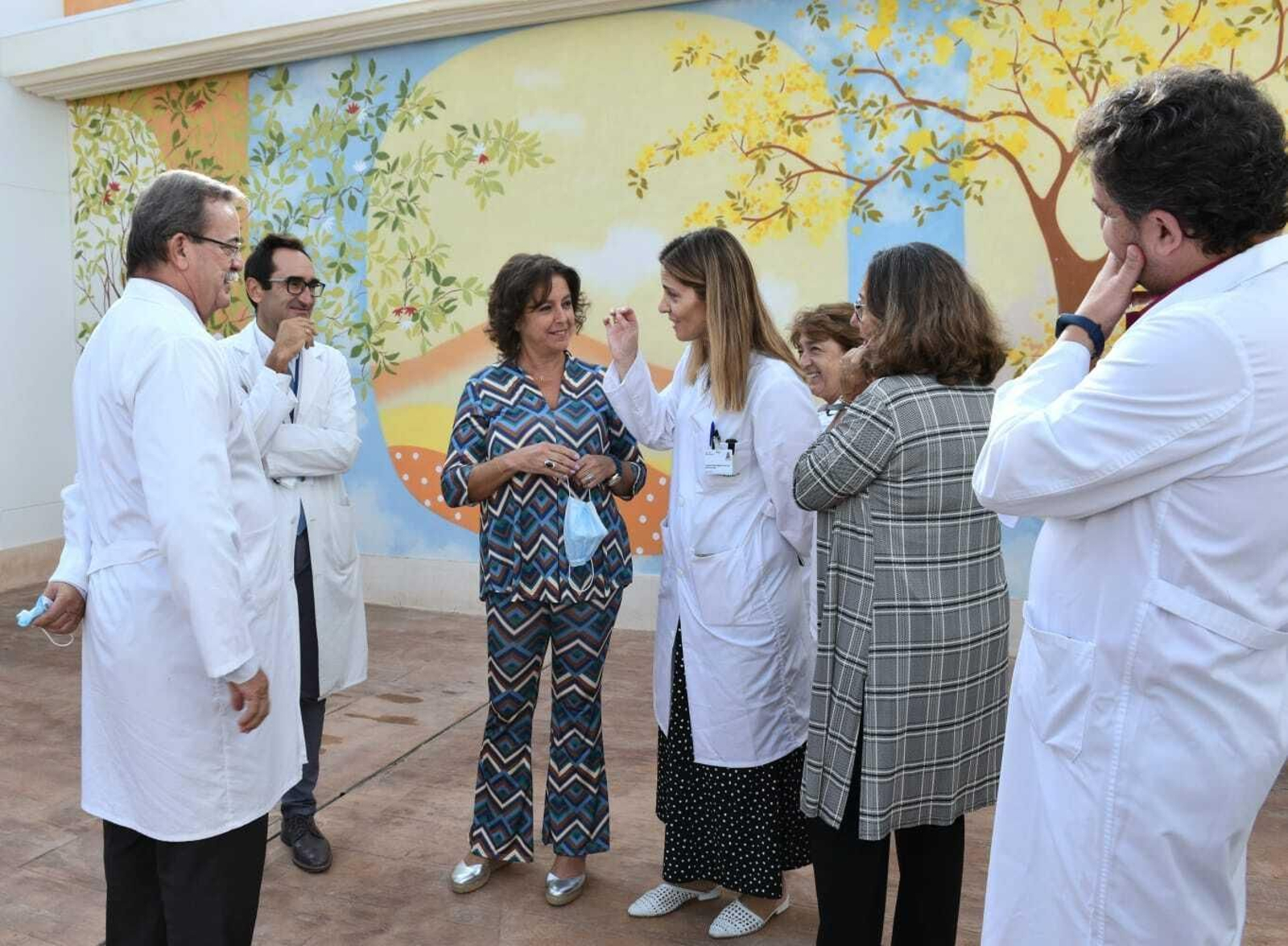 La zona de salud mental del Hospital Militar, durante una visita de la Consejera de Salud.