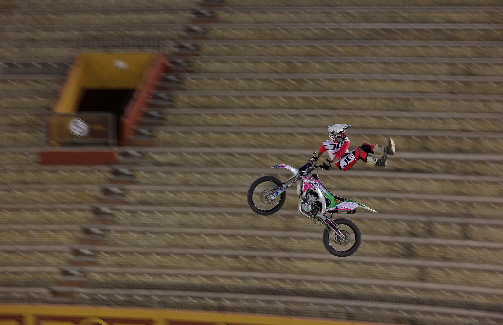 Imágenes del Freestyle Motocross Over Limits en Algeciras