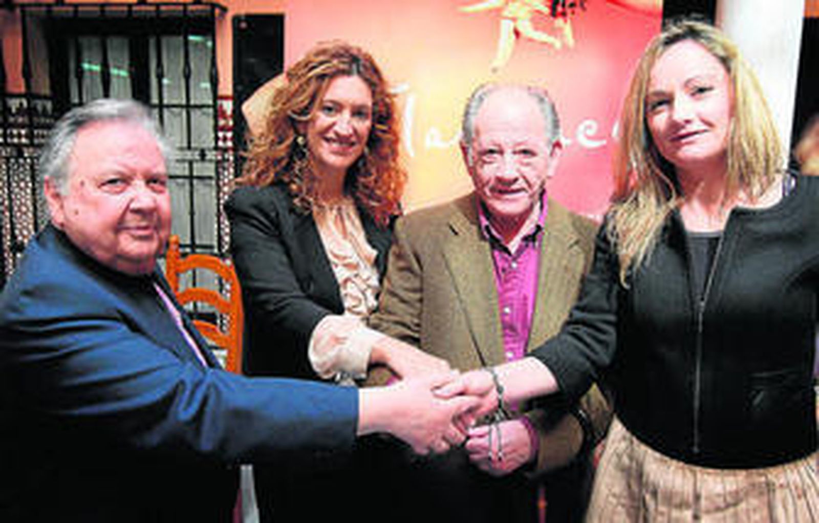 Juan de la Plata junto a Manuel Pérez Celdrán, el día que la Cátedra cedió su archivo al CADF.