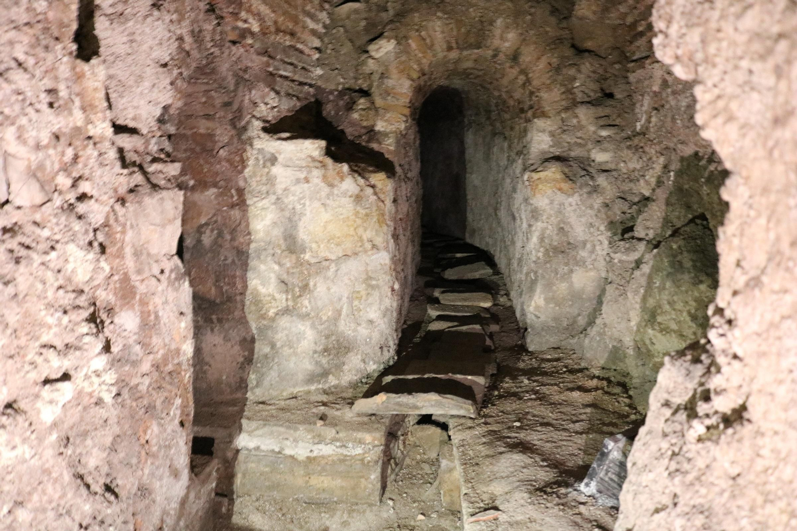 Las galerías ocultas de los Baños Árabes de Jaén.