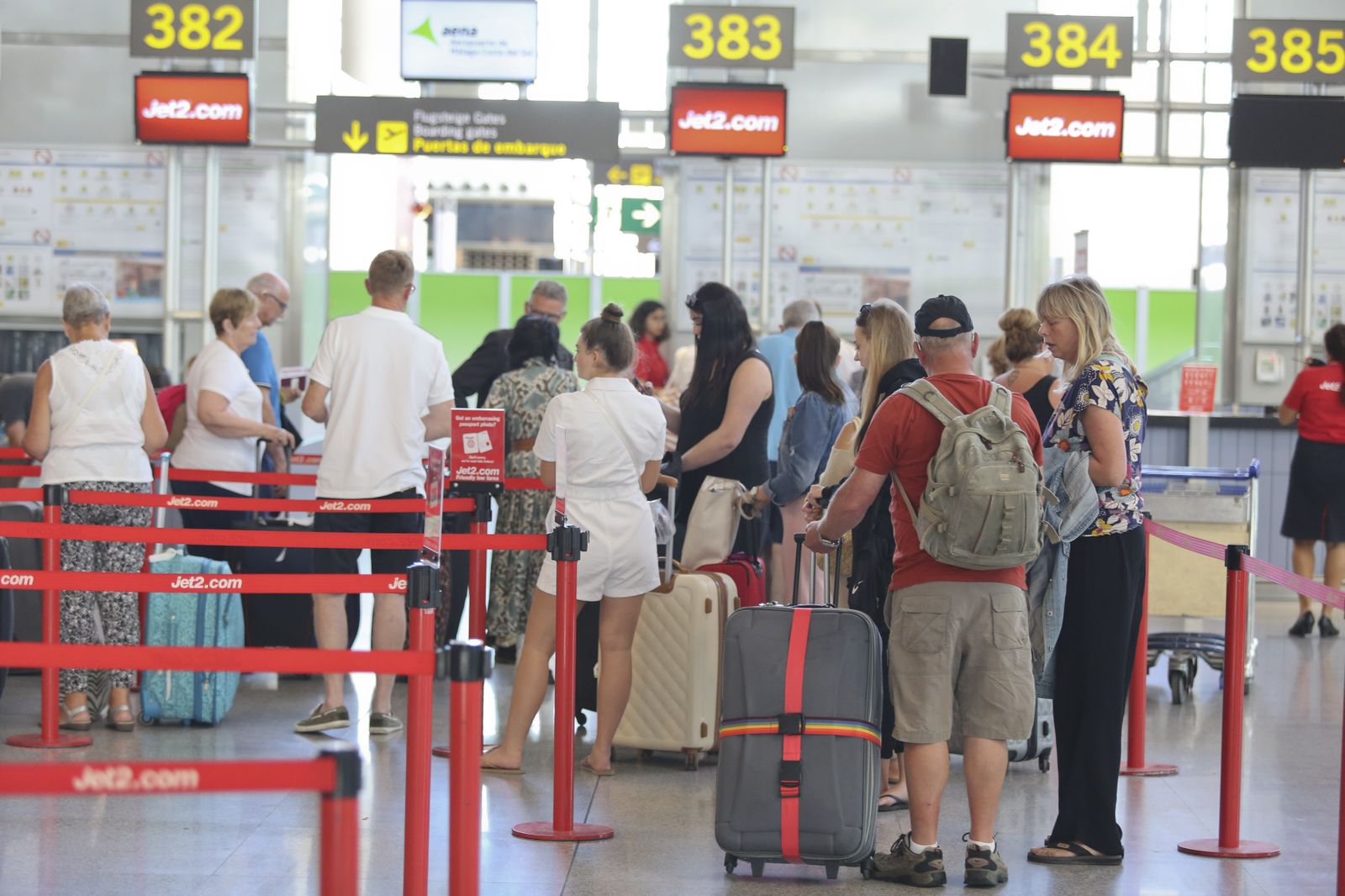 Pasajeros en el aeropuerto de Málaga