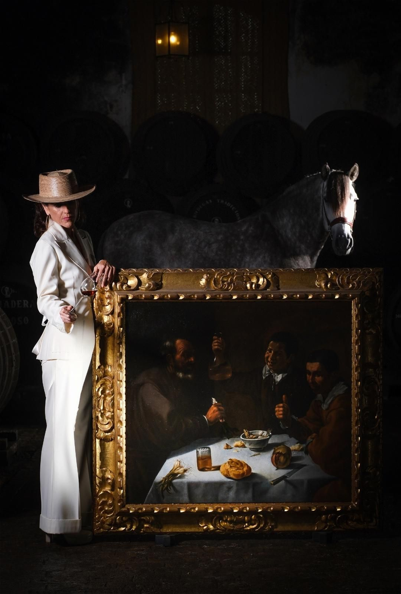  Helena Rivero junto a un cuadro de Velázquez.