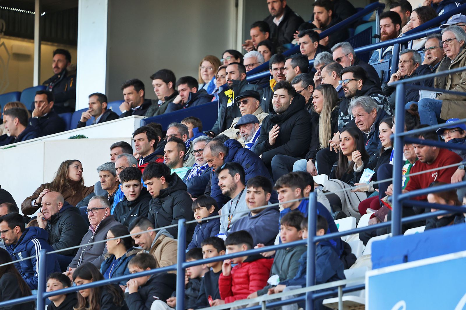 Búscate en las gradas del Nuevo Colombino en el Recreativo de Huelva-Atlético Sanluqueño