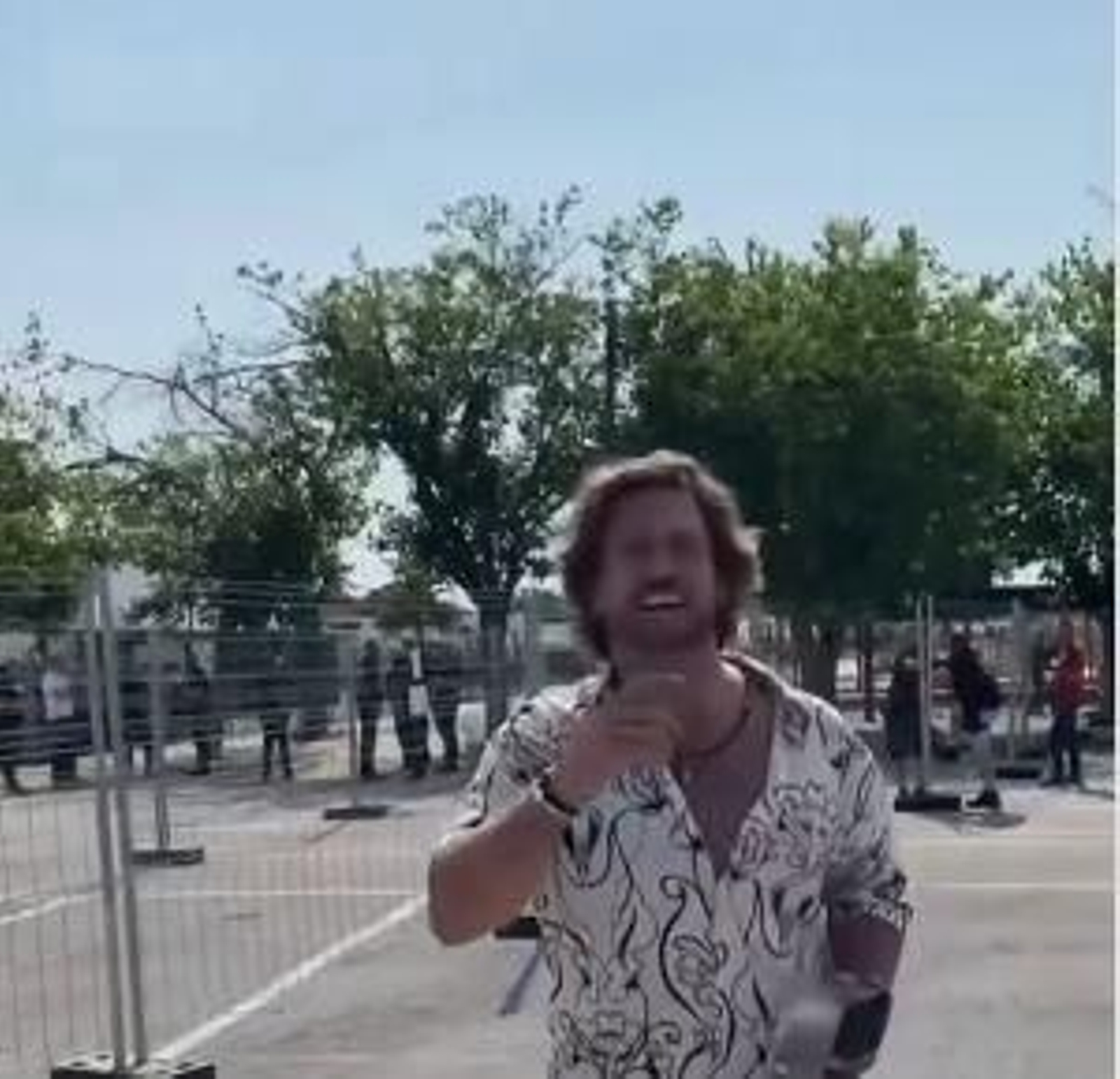 El momento en el que el fan es confundido por el público