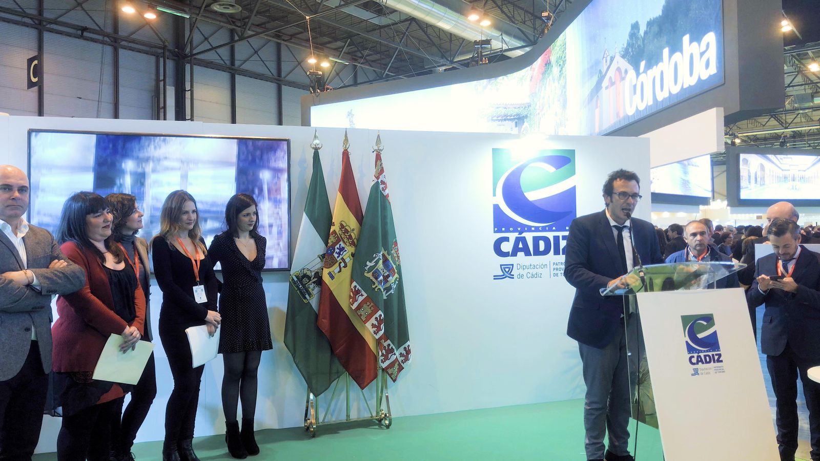 El alcalde vendió ayer en Fitur los tres mil años de historia de Cádiz.