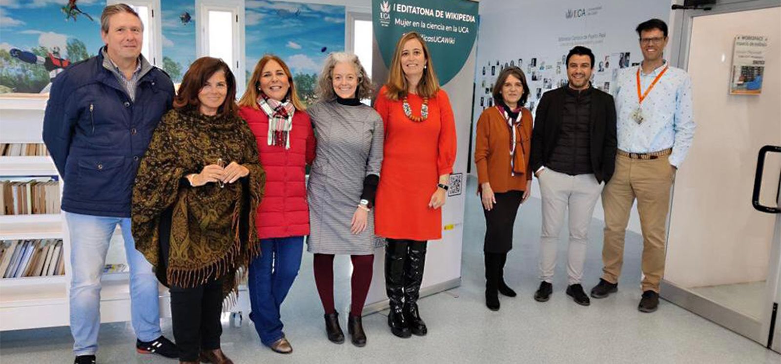 La vicerrectora de Política Científica y Tecnológica, con las organizadoras de una de las actividades.