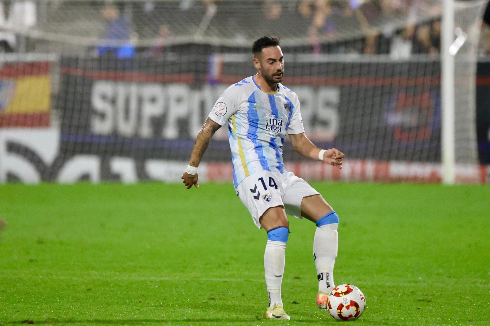 Las fotos del CD Estepona - Málaga CF de Copa del Rey