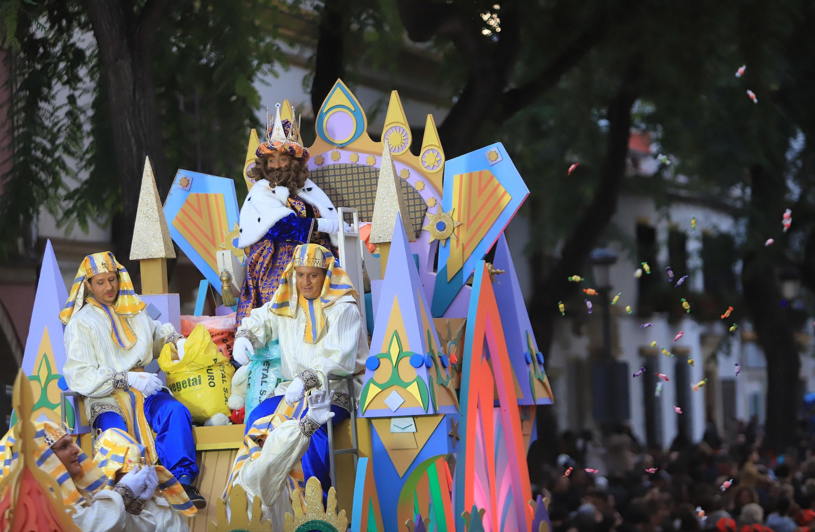 Imágenes de la Cabalgata de los Reyes Magos de Jerez 2025