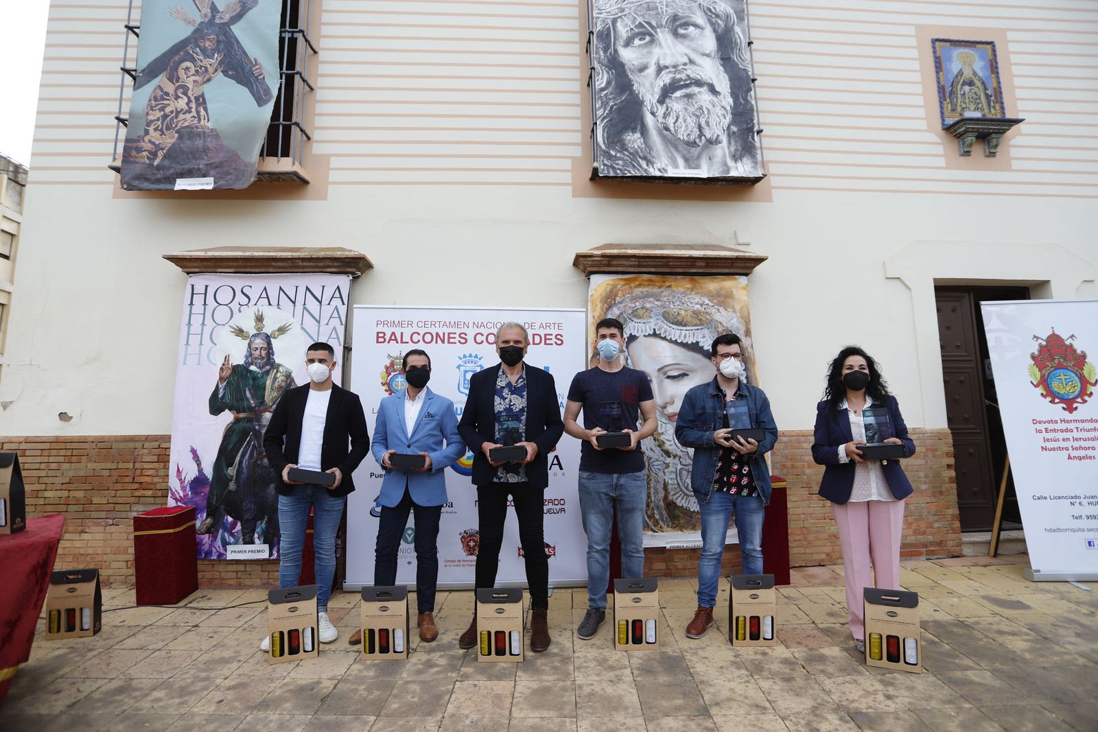 Entrega de los premios del certamen de arte 'Balcones Cofrades' y el concurso escolar de pasos y carteles de Semana Santa 'Ciudad de Huelva'
