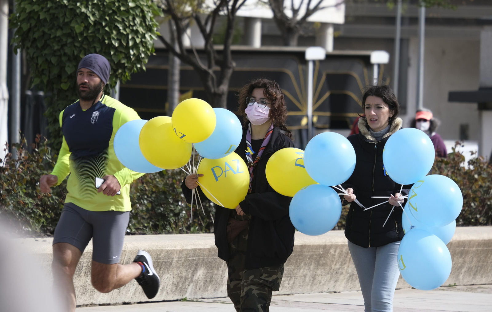 Así ha sido el acto solidario con más de 10.000 globos para formar la bandera de Ucrania en Córdoba