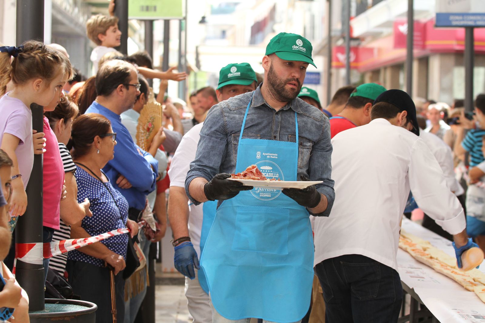 Record Guinnes del bocadillo de jamón mas grande del mundo, en Huelva