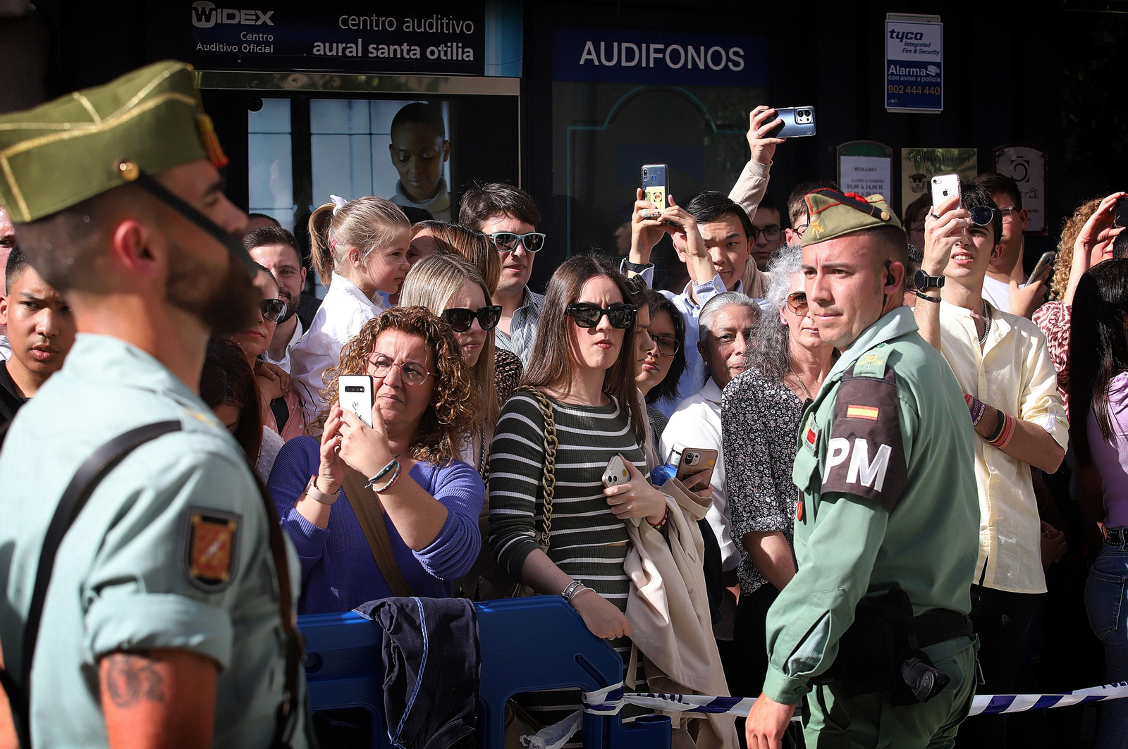 Sábado de Pasión: Imágenes de La Legión con el Cristo de la Vera+Cruz