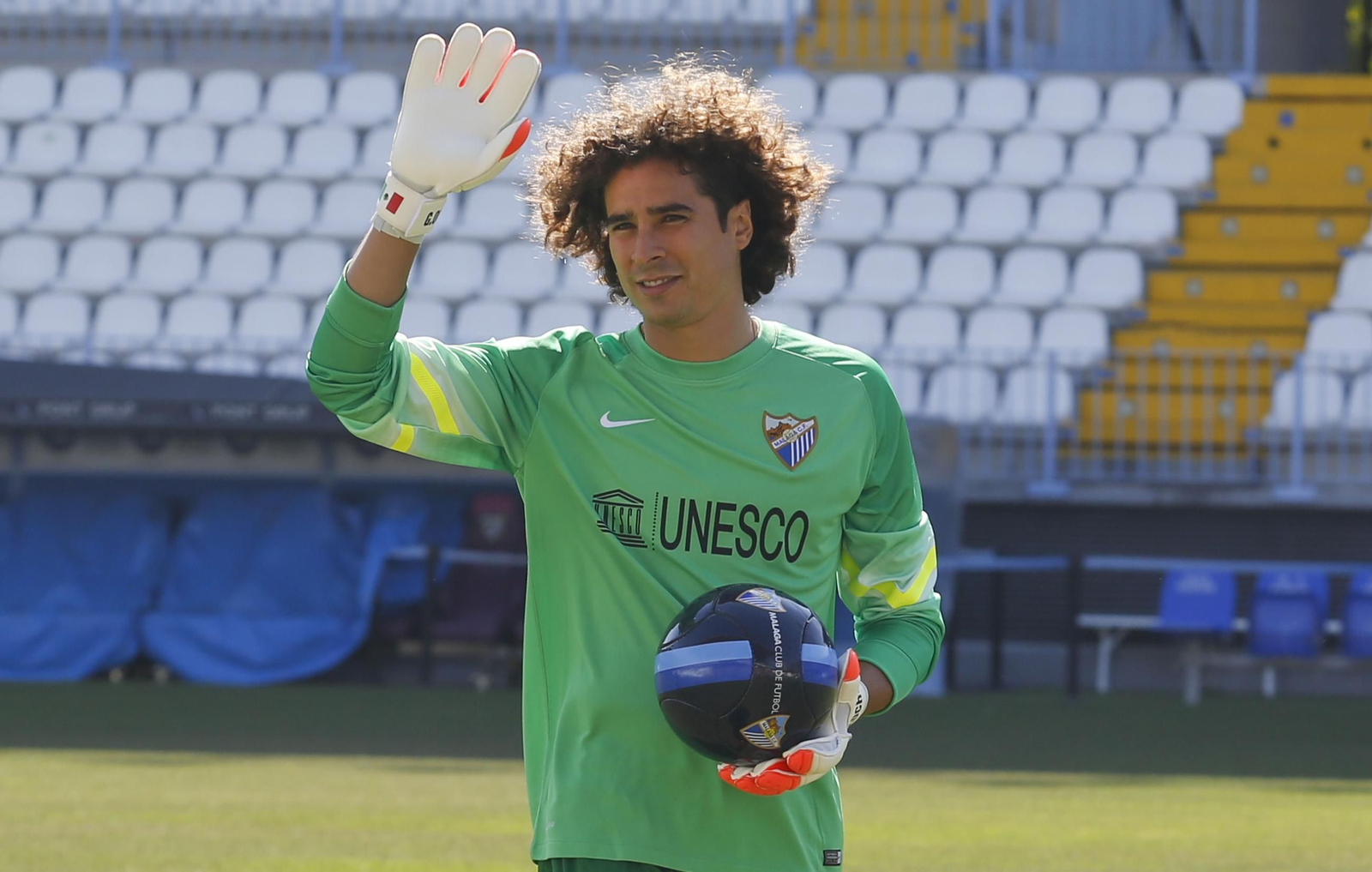 Presentación de Guillermo Memo Ochoa con el Málaga