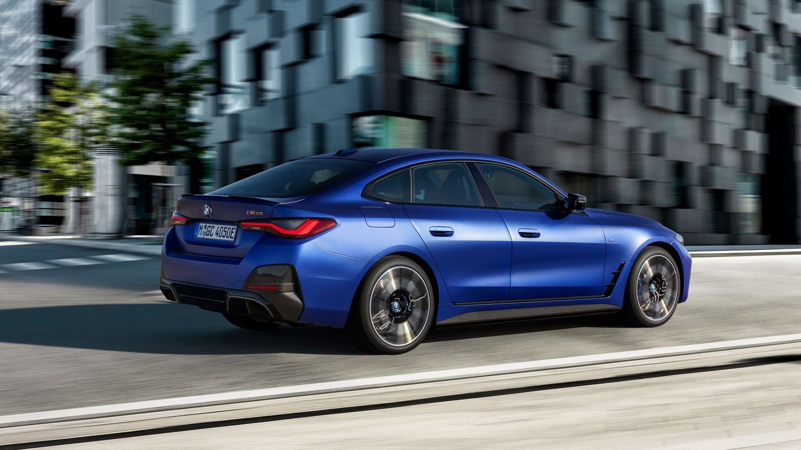 Ofrece cinco plazas reales, con un portón trasero para el acceso a su maletero, que tiene una capacidad de 470 litros.