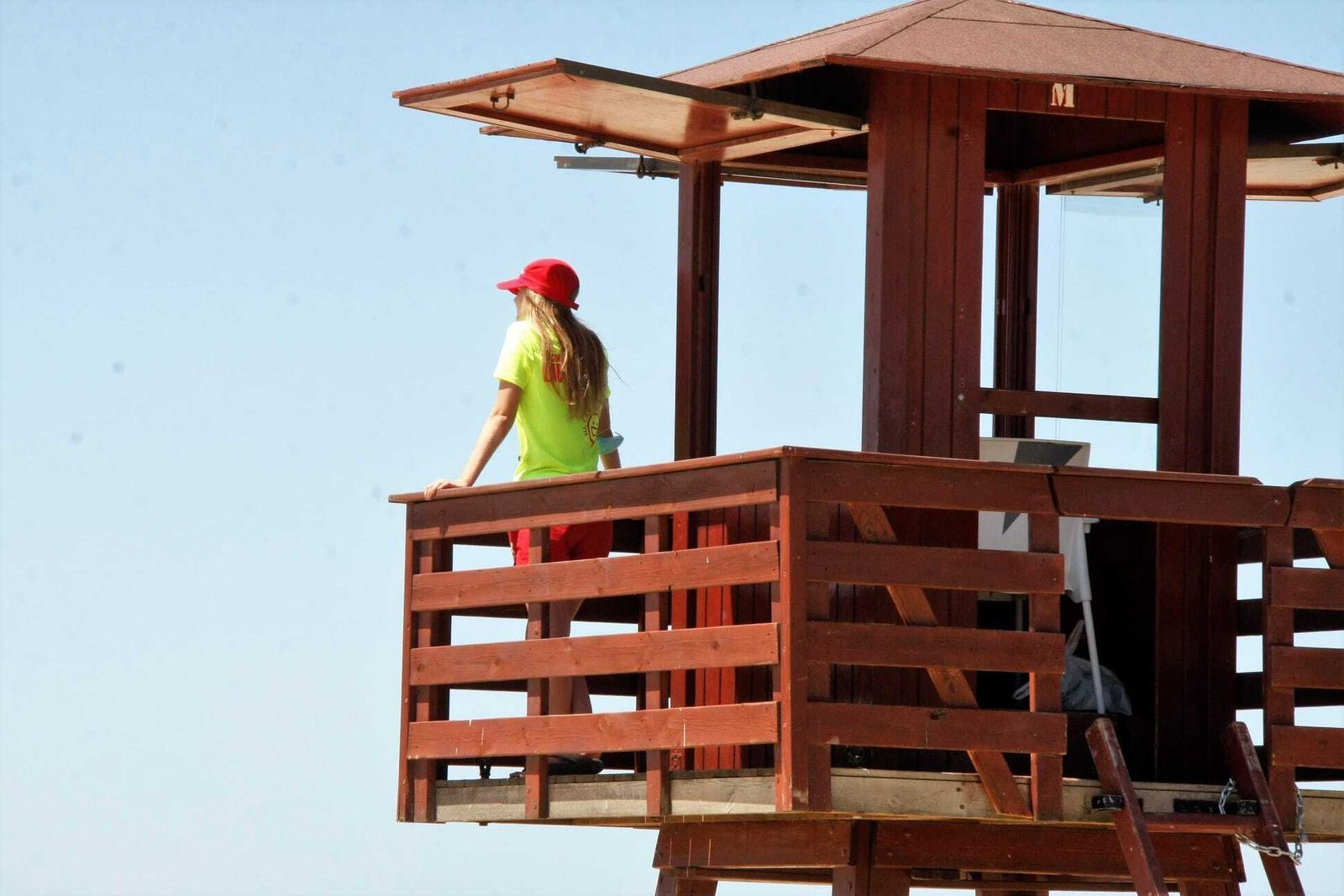 Una socorrista, el pasado verano en una playa portuense.