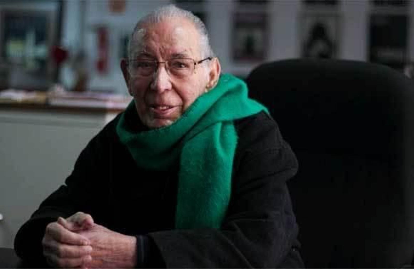 "Hay que soñar molinos de viento. El arte no es razonable"