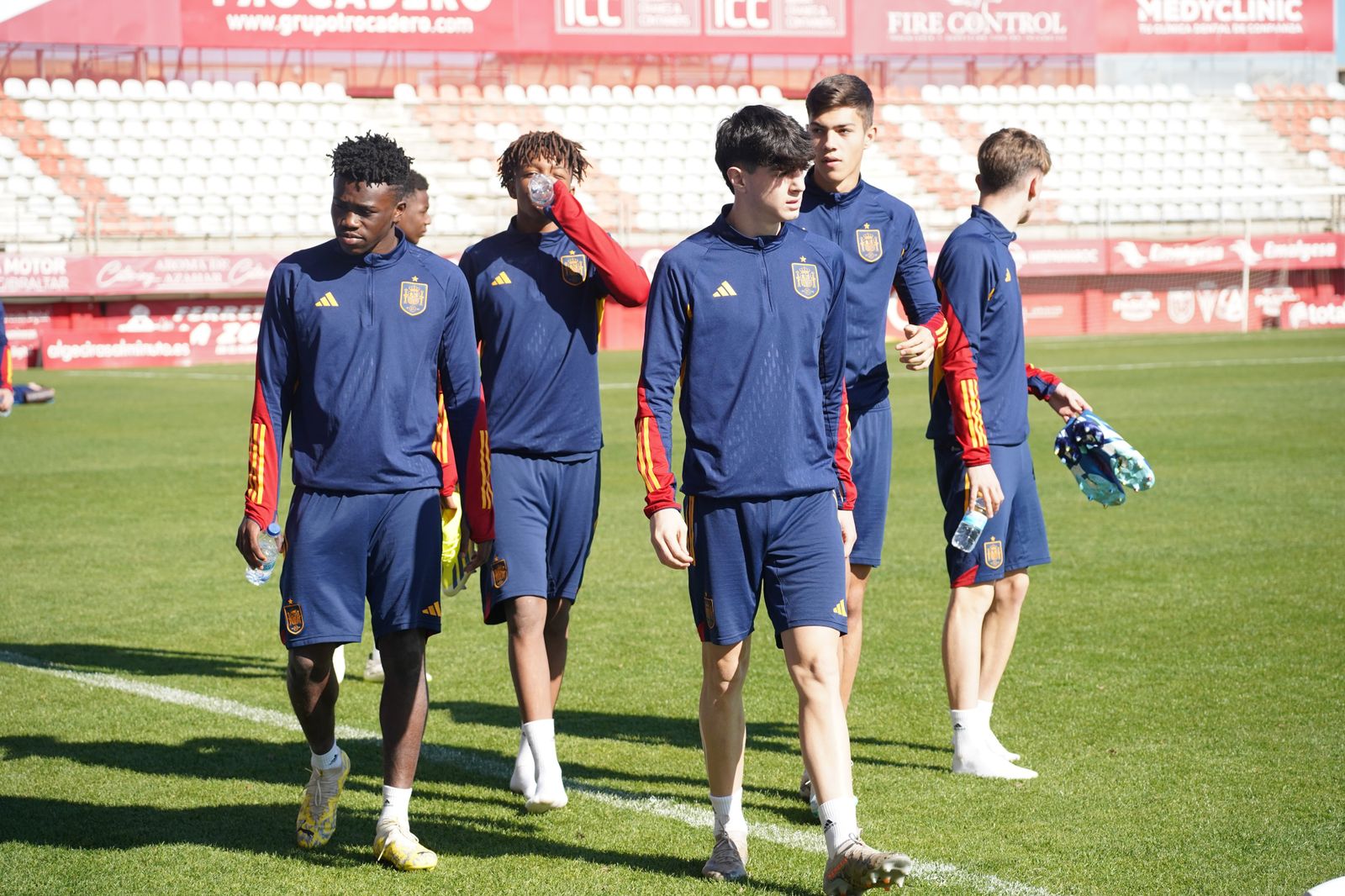 Jugadores de la selección sub-17, en el Nuevo Mirador.