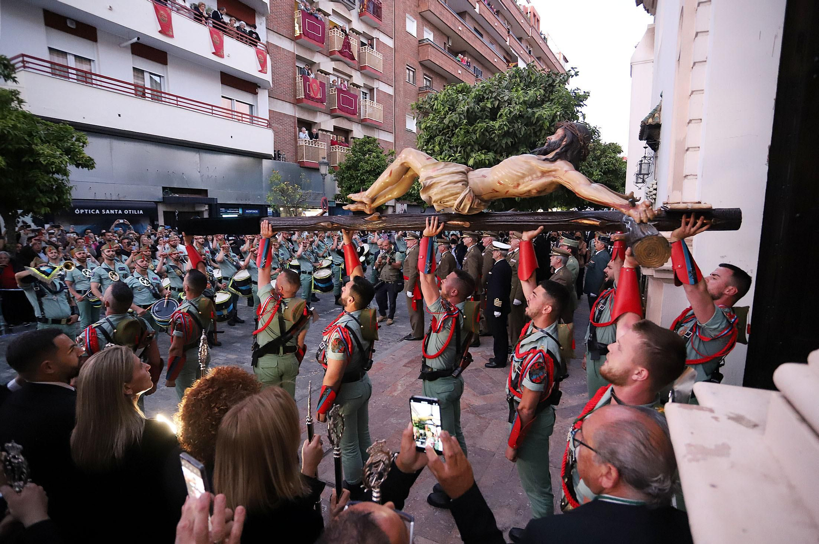 Las imágenes más destacadas del sábado de Pasión en Huelva