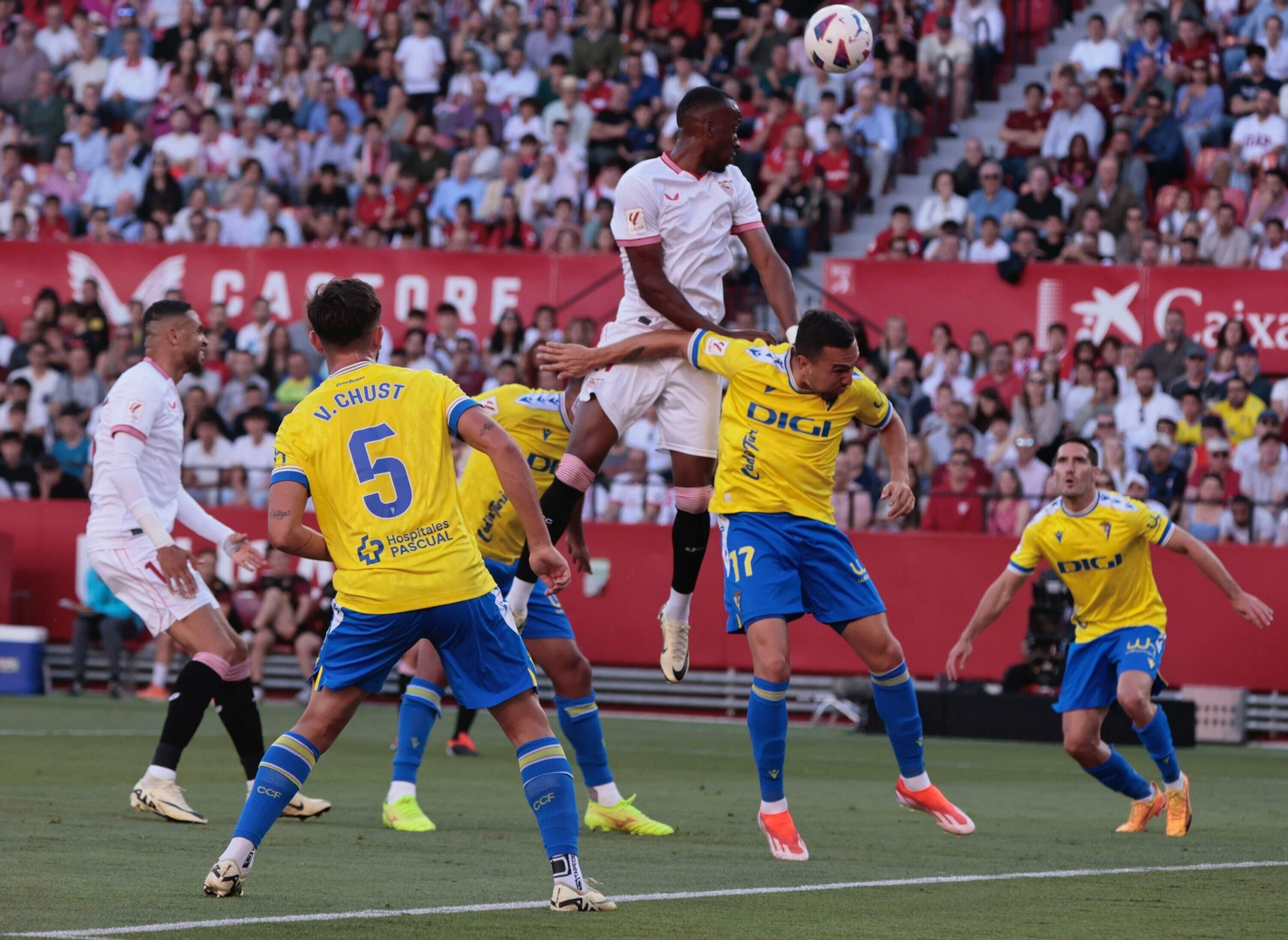 Todas las imágenes del Sevilla-Cádiz