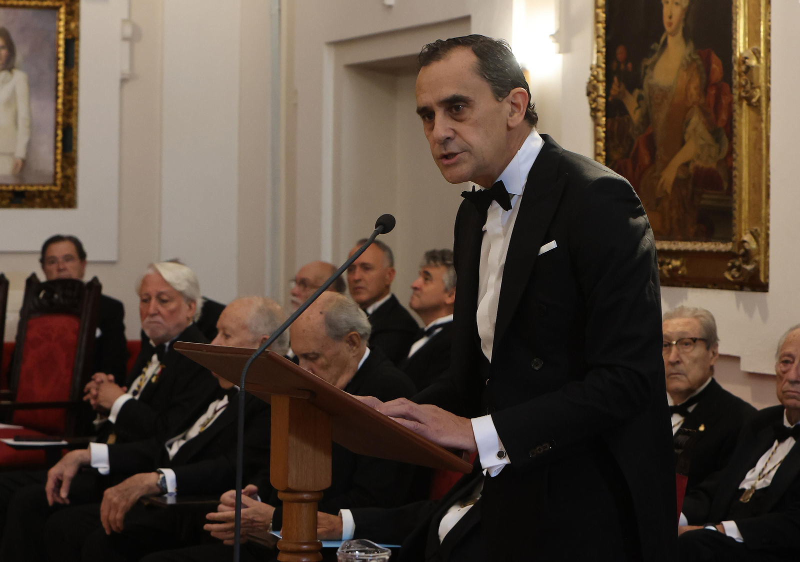 SALVADOR MORALES CONDE TOMA POSESION DE LA PLAZA DE ACADEMICO DE NUMERO DE LA REAL ACADEMIA DE MEDICINA Y CIRUJIA DE SEVILLA
