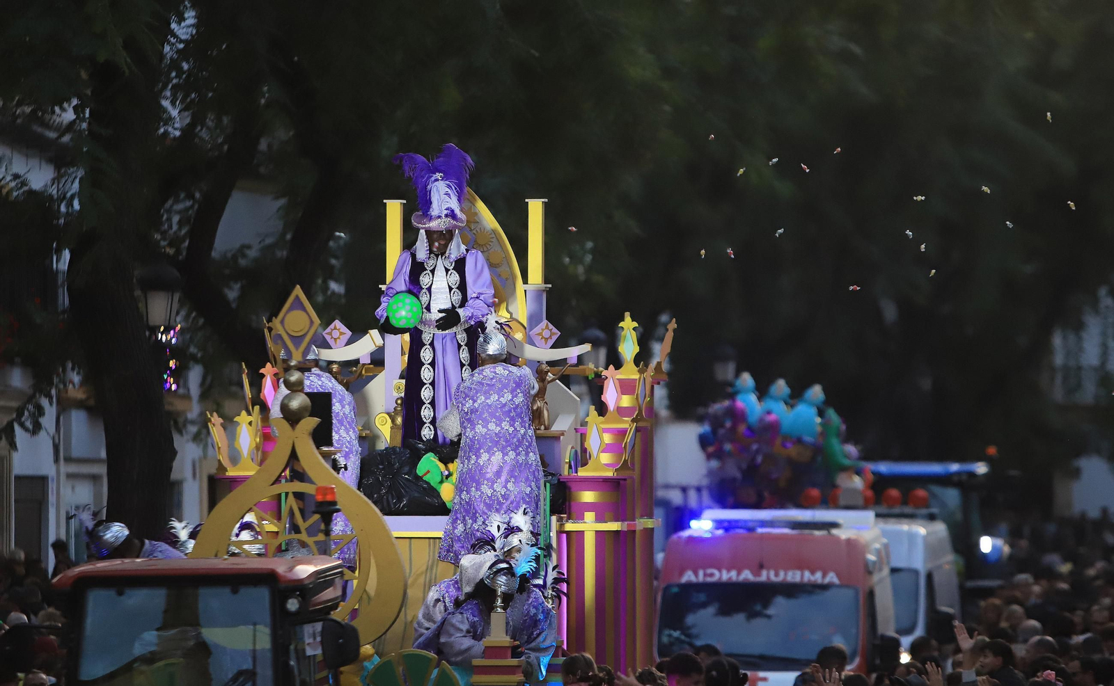 Imágenes de la Cabalgata de los Reyes Magos de Jerez 2025